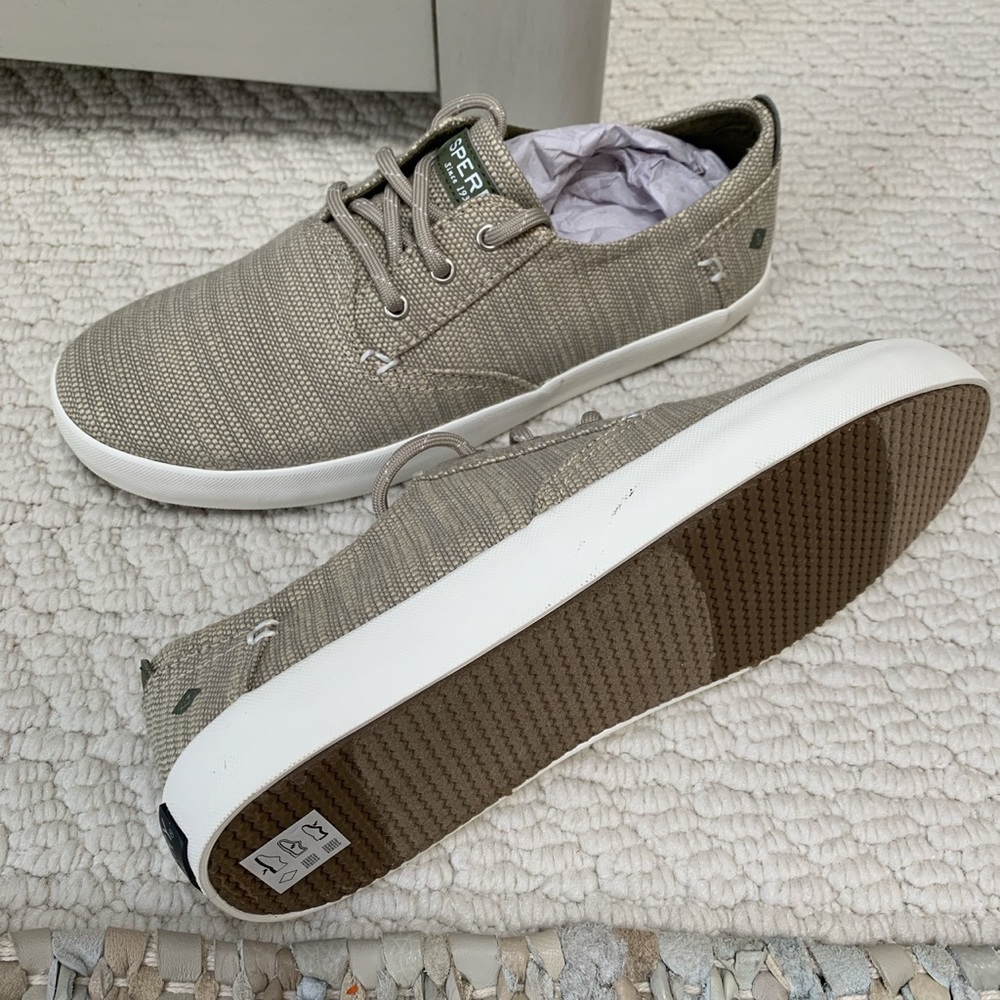 Sperry - Picture 2 of 2